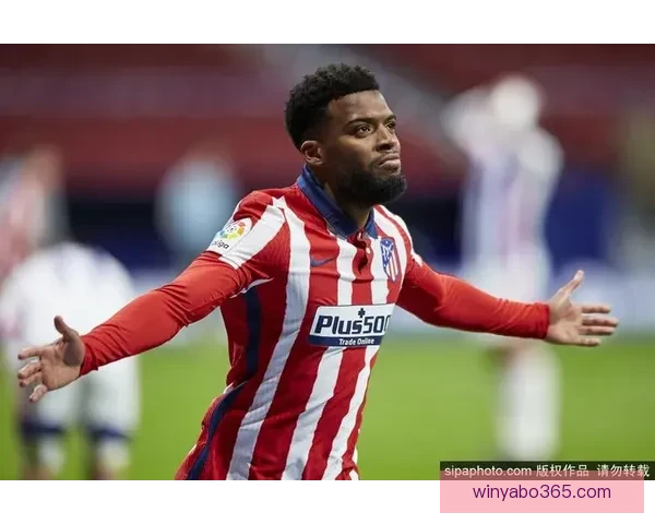 复出首战不顺 麦克布莱德大腿受伤无法行走